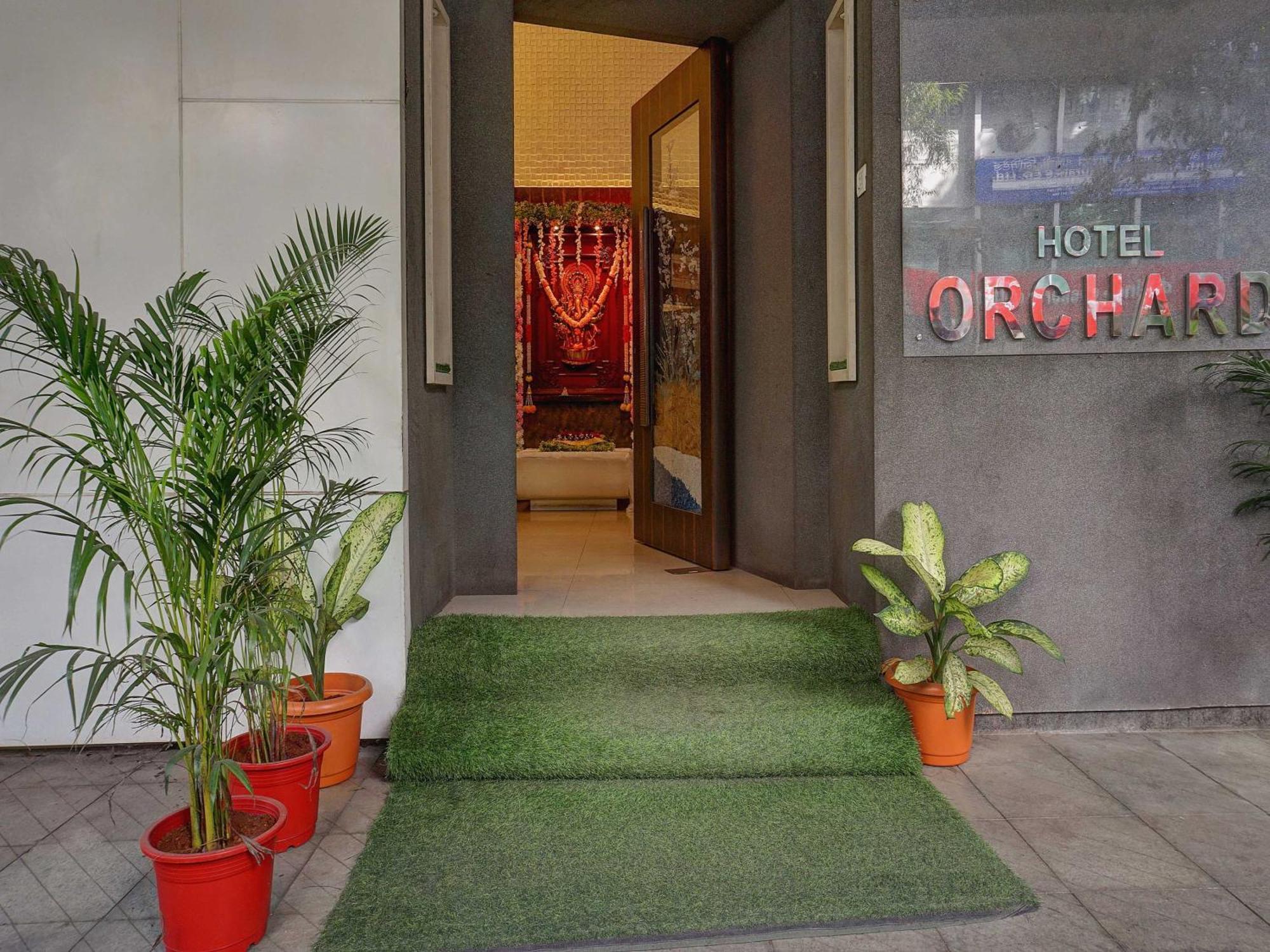 Townhouse Oak Orchard Hotel Pune Exterior photo
