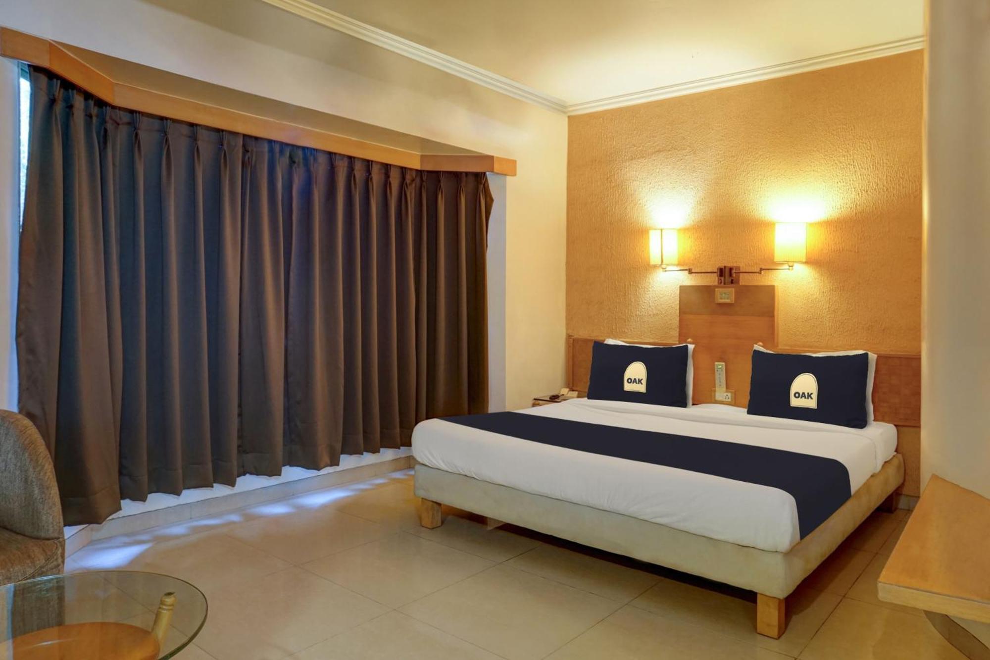 Townhouse Oak Orchard Hotel Pune Exterior photo