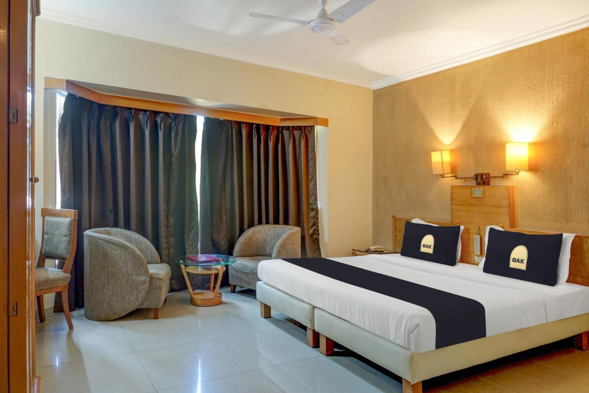 Townhouse Oak Orchard Hotel Pune Exterior photo